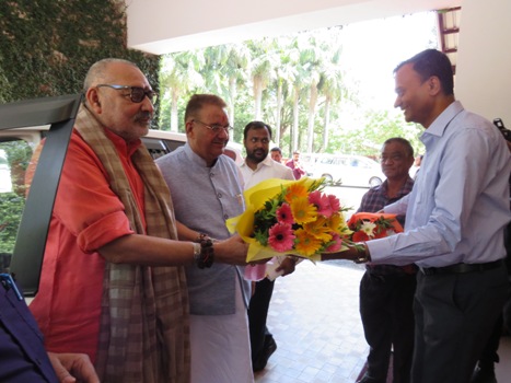 Shri Giriraj Singh, Hon’ble Minister MoPR, Welcomed by Shri Sunil Kumar, IFS, SGI on his visit to SOI Head Quarter Dehra